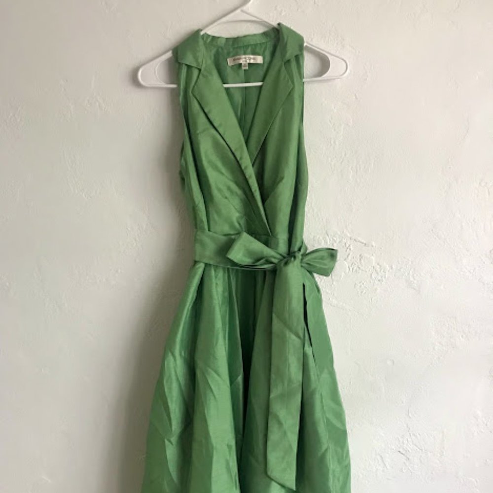 Gorgeous Evan Picone Satin Feel Dress Size 4